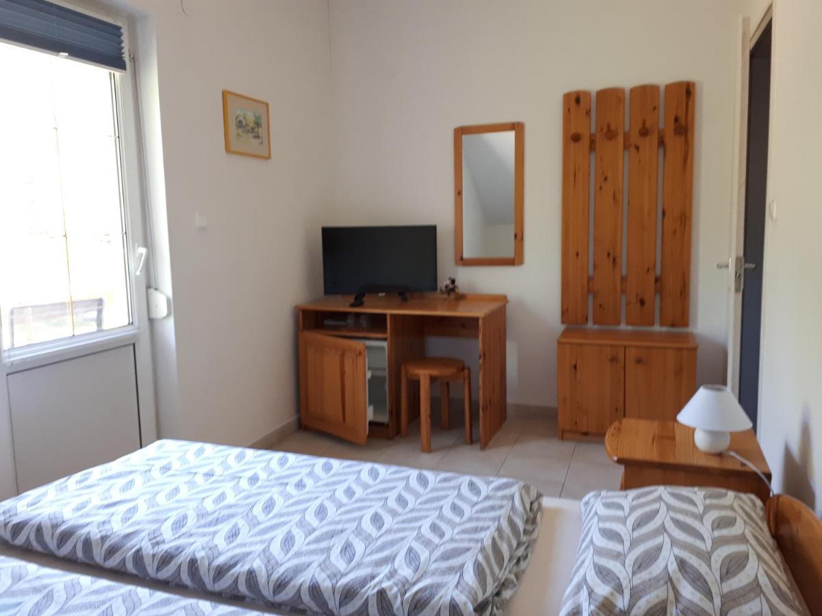 Borkuti Panzio Es Apartman บาลาตอนเซเมช ภายนอก รูปภาพ